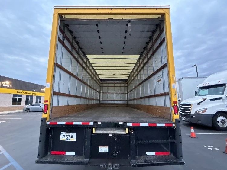 2021 International MV - image 8