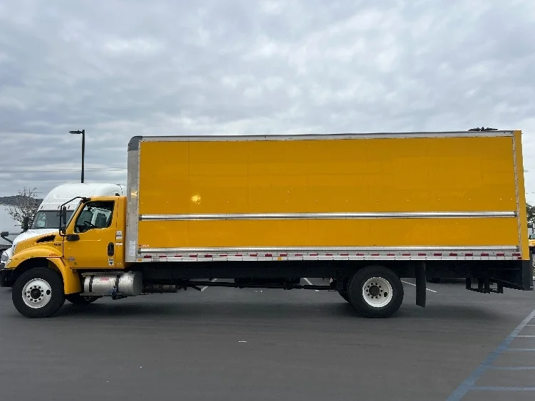 2021 International MV - image 4