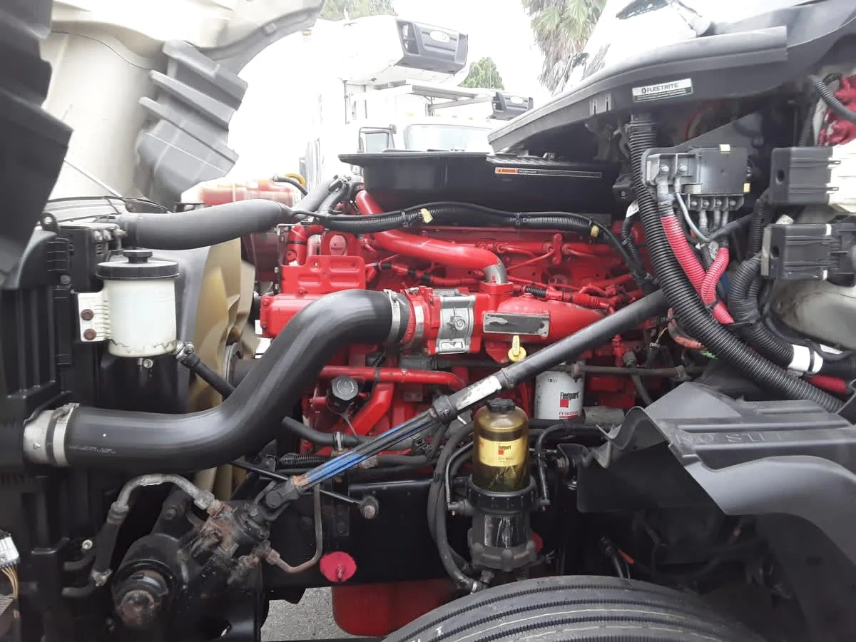 2020 International LT - image 9