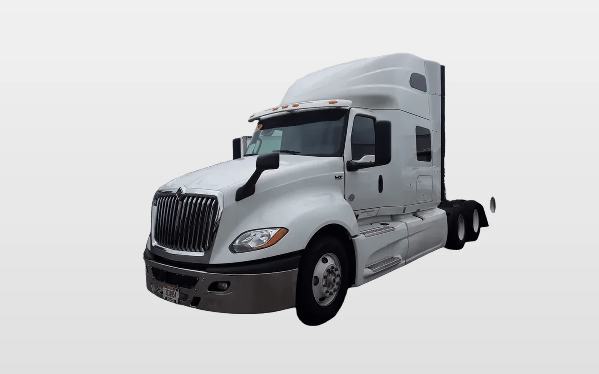 2020 International LT - image 1