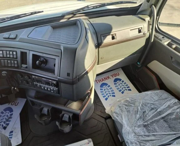 2022 Kenworth T680 - image 1