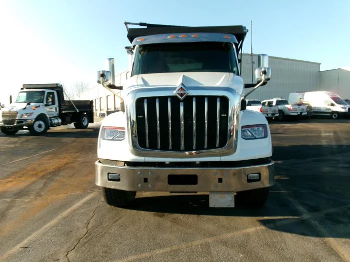 2023 International HX - image 5