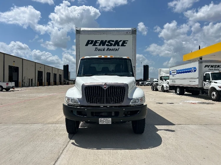 2022 International MV - image 2