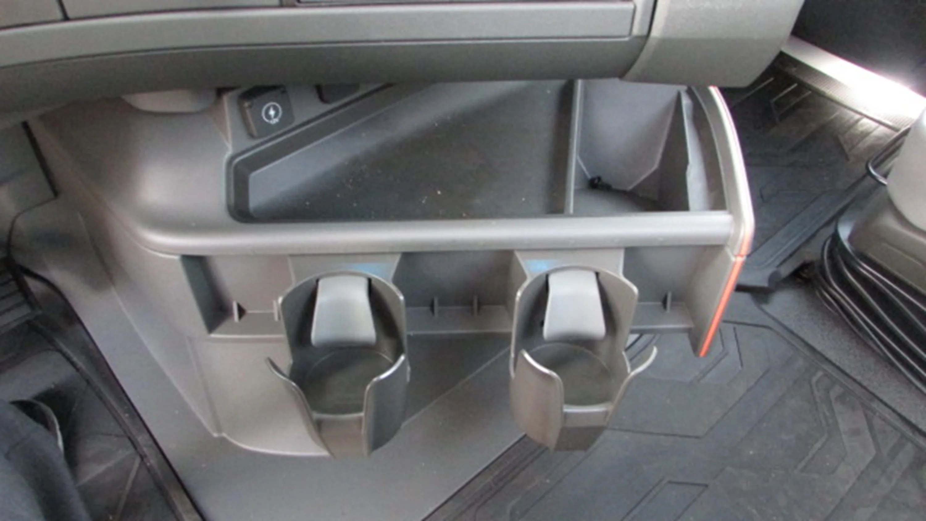 2025 Volvo VHD 300 in Houston, TX — photo 12