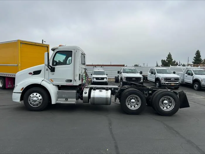 2019 Peterbilt 579 - image 9