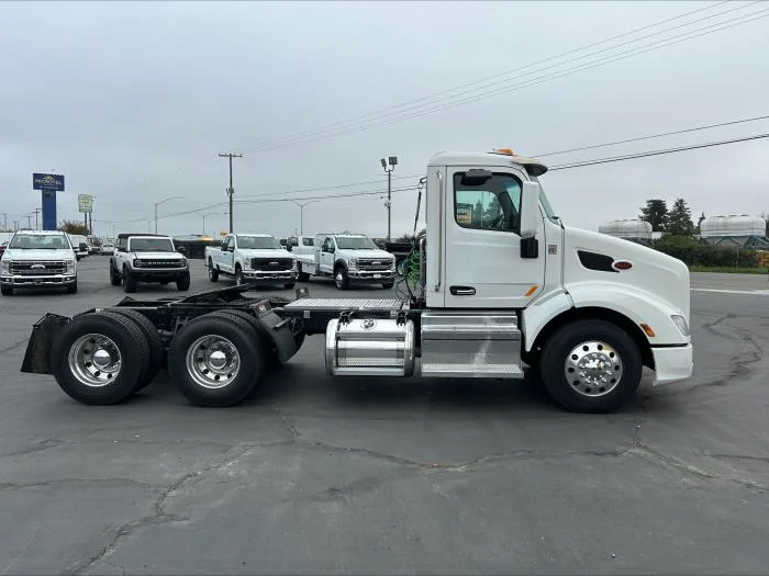 2019 Peterbilt 579 - image 5