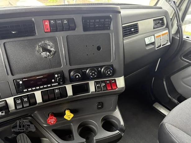 2023 Kenworth T680 in Salt Lake City, UT — photo 12