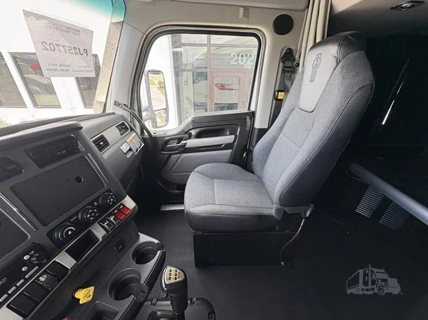 2023 Kenworth T680 in Salt Lake City, UT — photo 13