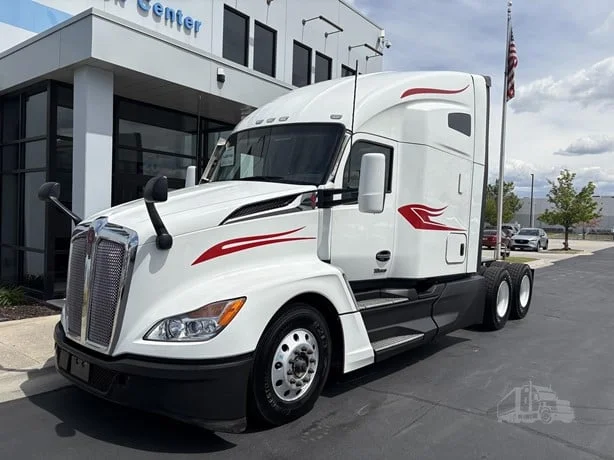 2023 Kenworth T680