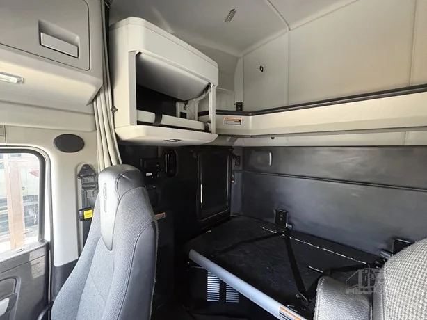 2023 Kenworth T680 in Salt Lake City, UT — photo 14