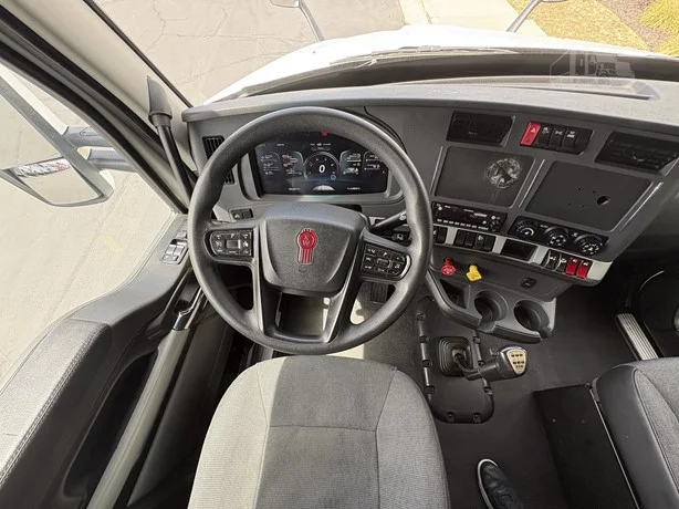 2023 Kenworth T680 in Salt Lake City, UT — photo 9