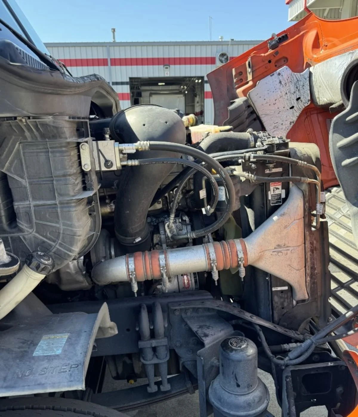 2018 Freightliner Cascadia - image 10