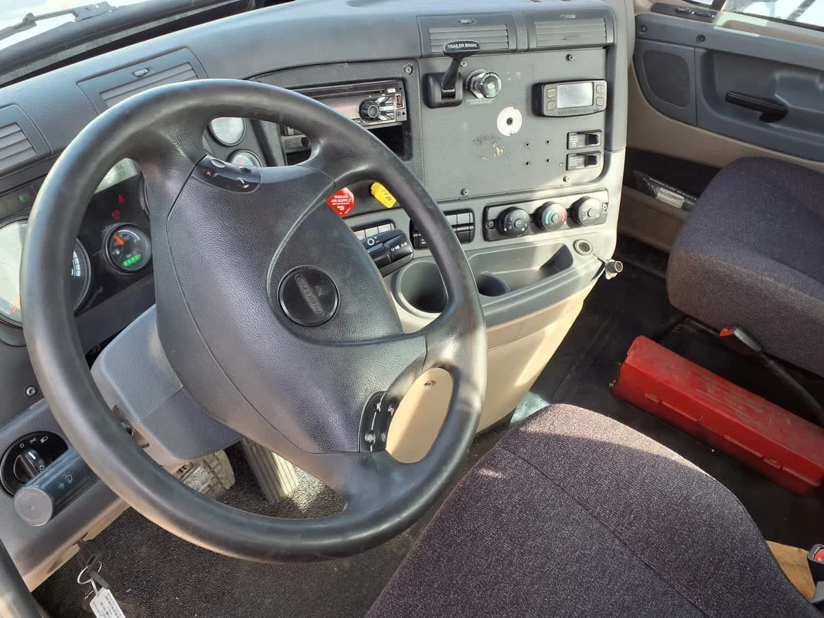 2018 Freightliner Cascadia in Warwick, RI — photo 7