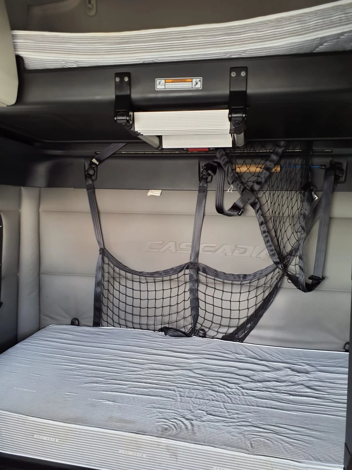 2021 Freightliner Cascadia - image 8