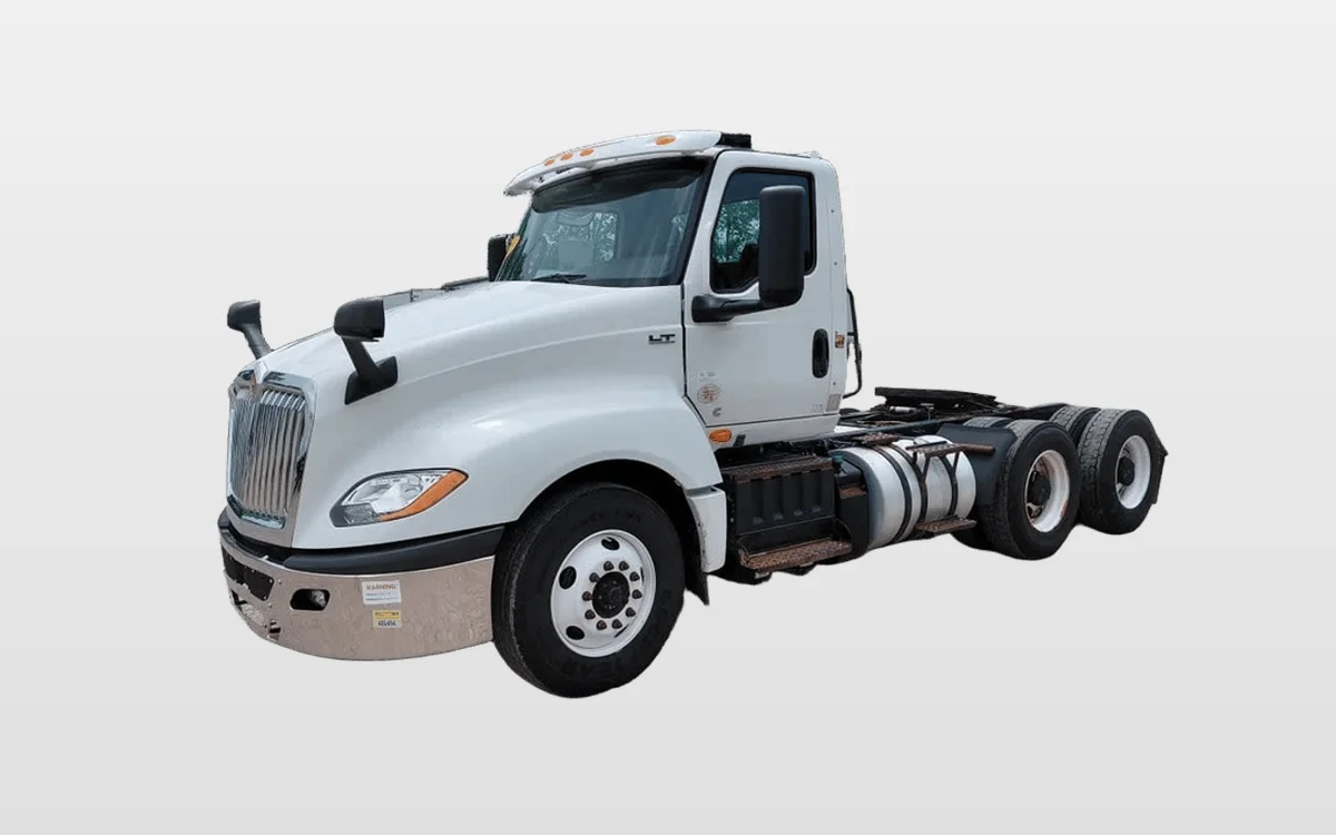 2019 International LT - image 1