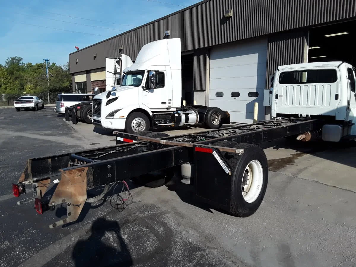 2019 Freightliner M2 106 in Kansas City, MO — photo 4