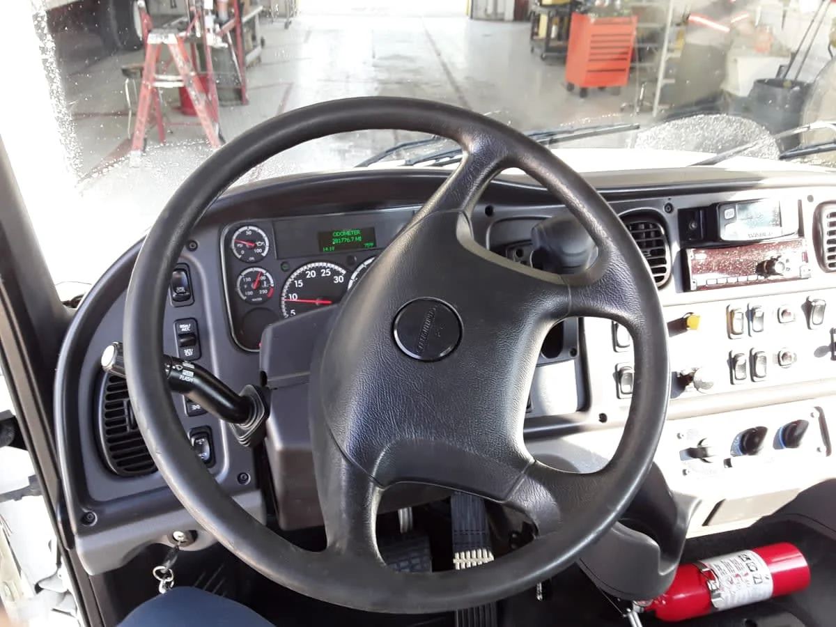 2019 Freightliner M2 106 in Kansas City, MO — photo 7