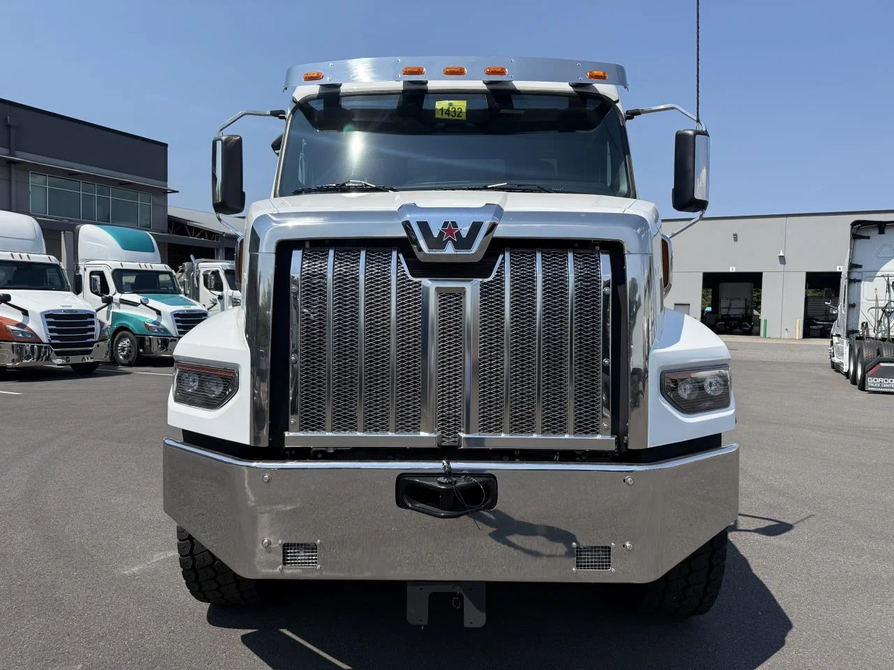 2025 Western Star 47X in Ridgefield, WA — photo 2