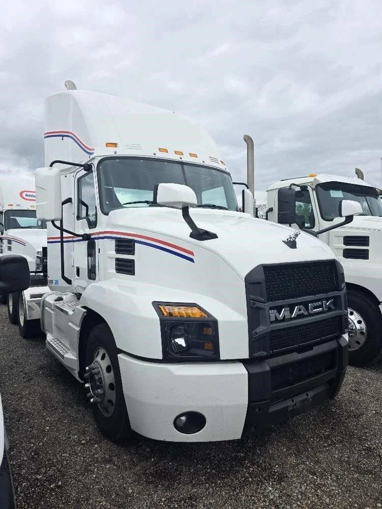 2020 Mack Anthem — photo 3
