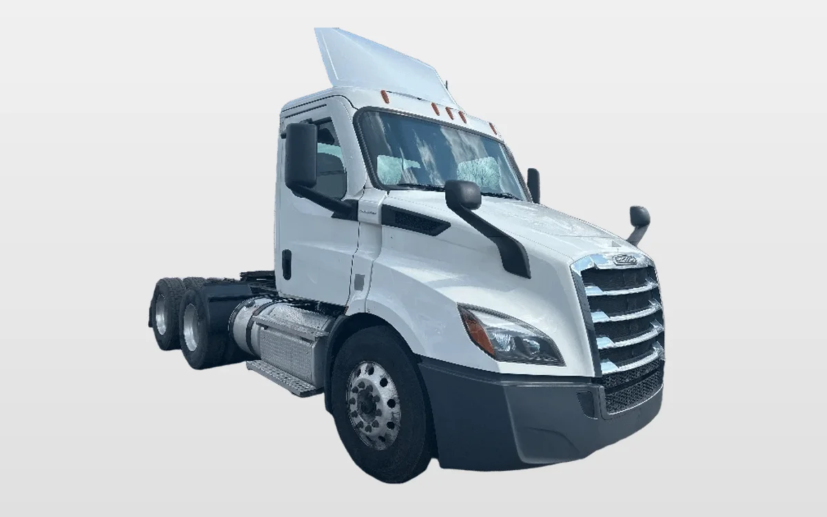 2020 Freightliner Cascadia - image 1