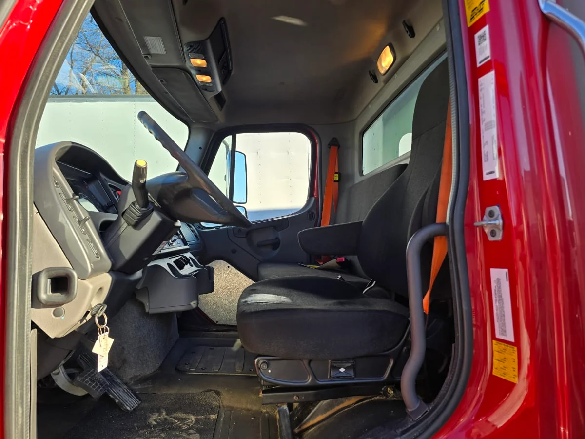 2019 Freightliner M2 106 - image 7