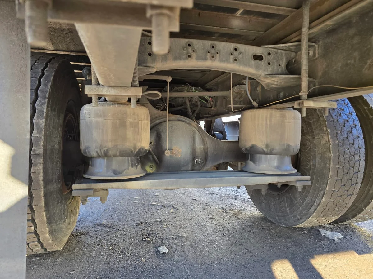 2019 Freightliner M2 106 - image 11