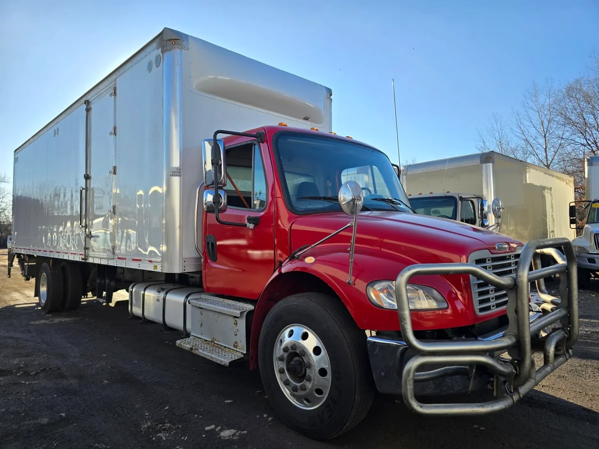 2019 Freightliner M2 106 - image 3