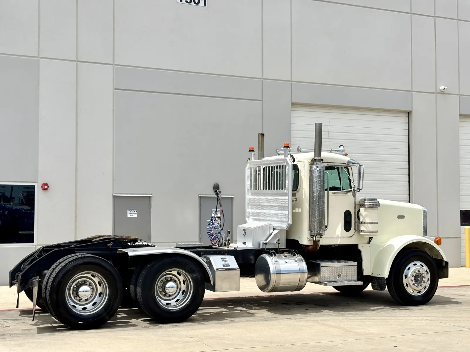 1999 Peterbilt in Hutchins, TX — photo 5