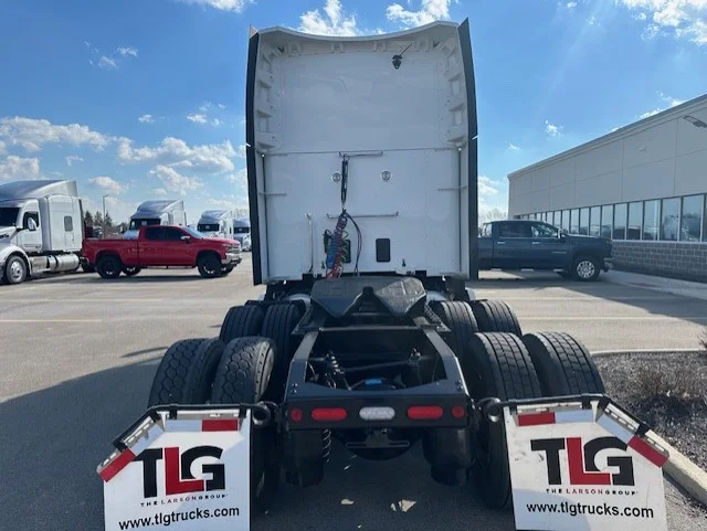 2024 Peterbilt 579 - image 4