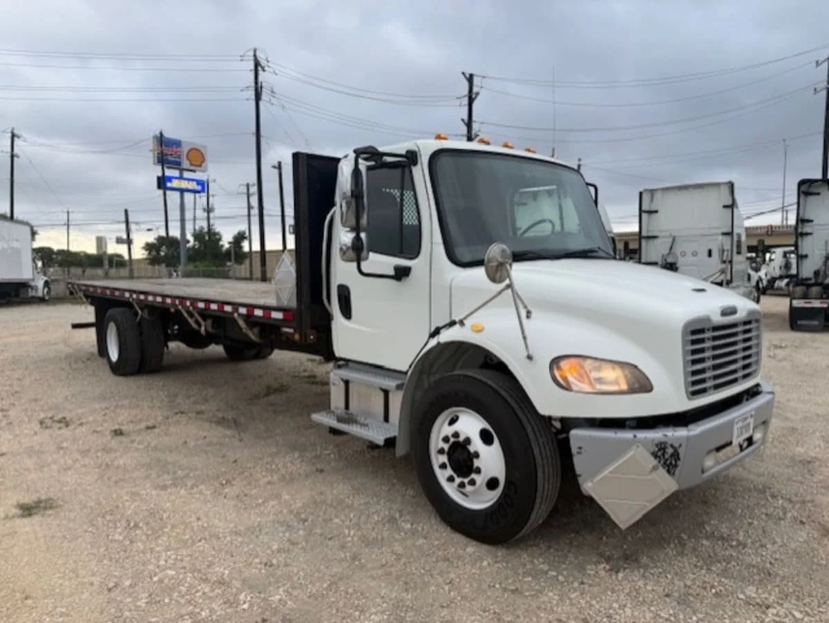 2018 Freightliner M2 106 in Converse, TX