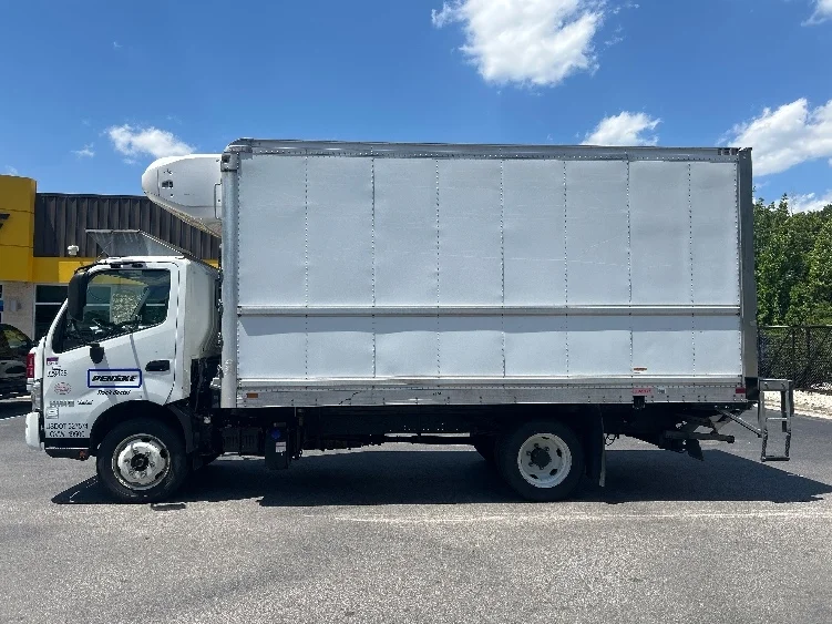2019 Hino 195 in Knoxville, TN — photo 4
