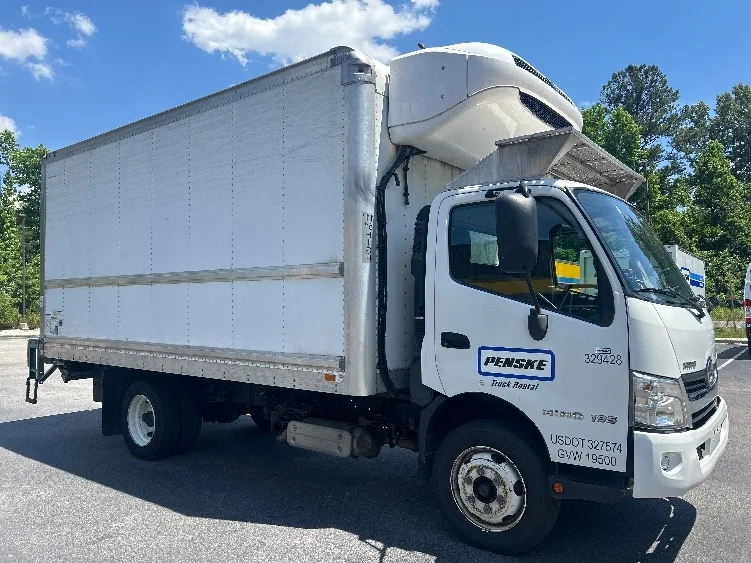 2019 Hino 195