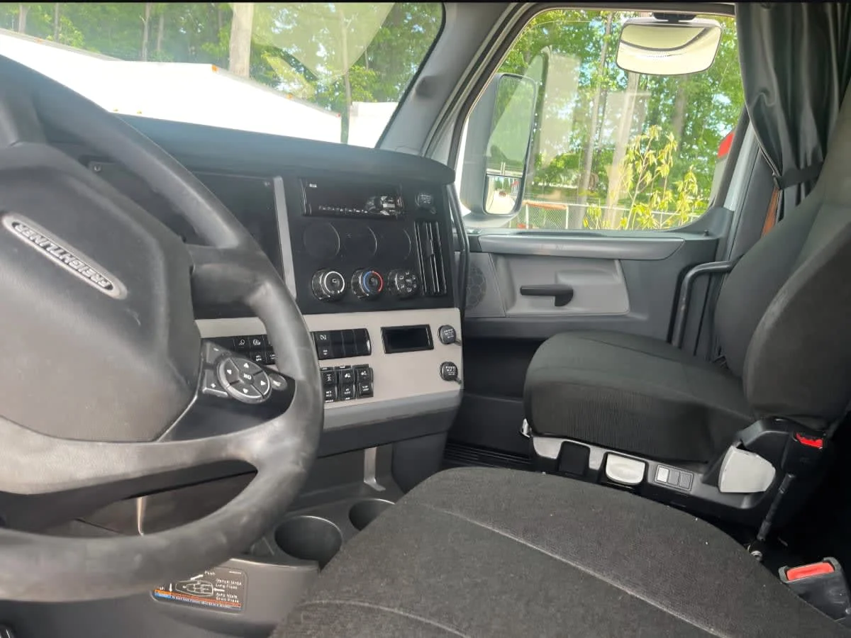 2021 Freightliner Cascadia in Greensboro, NC — photo 7