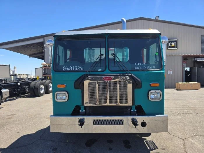 2026 Peterbilt 520 — photo 3