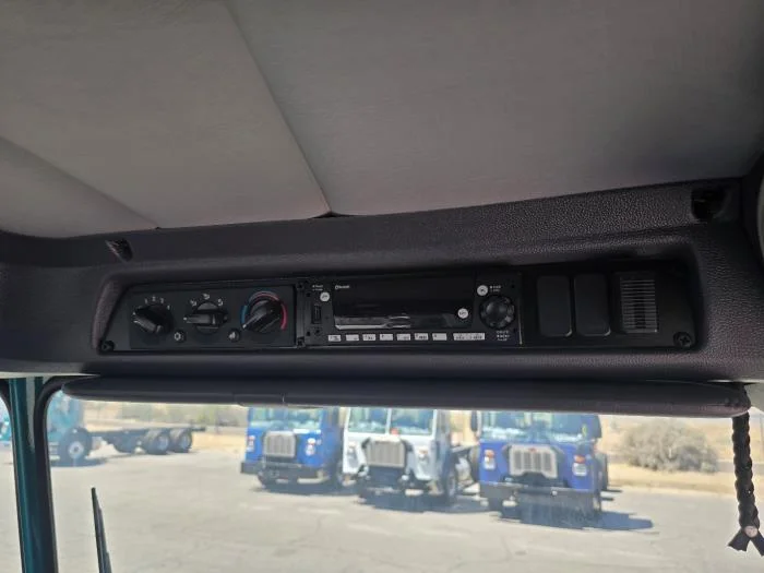 2026 Peterbilt 520 — photo 15
