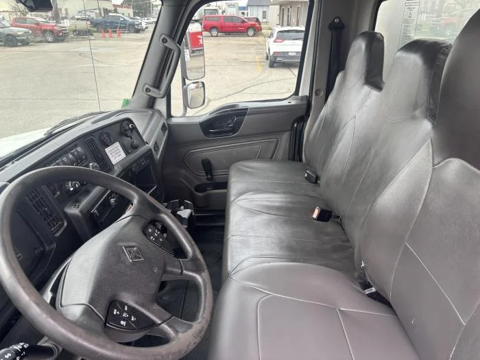 2020 International MV - image 18