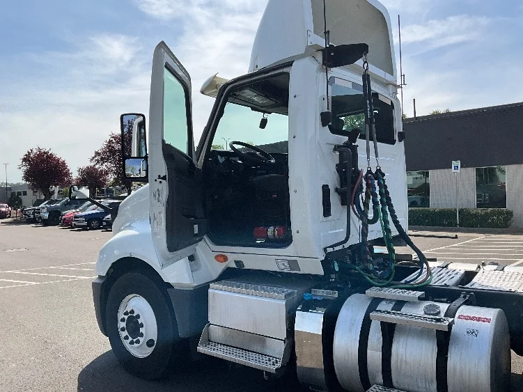 2019 International LT in Portland, OR — photo 9
