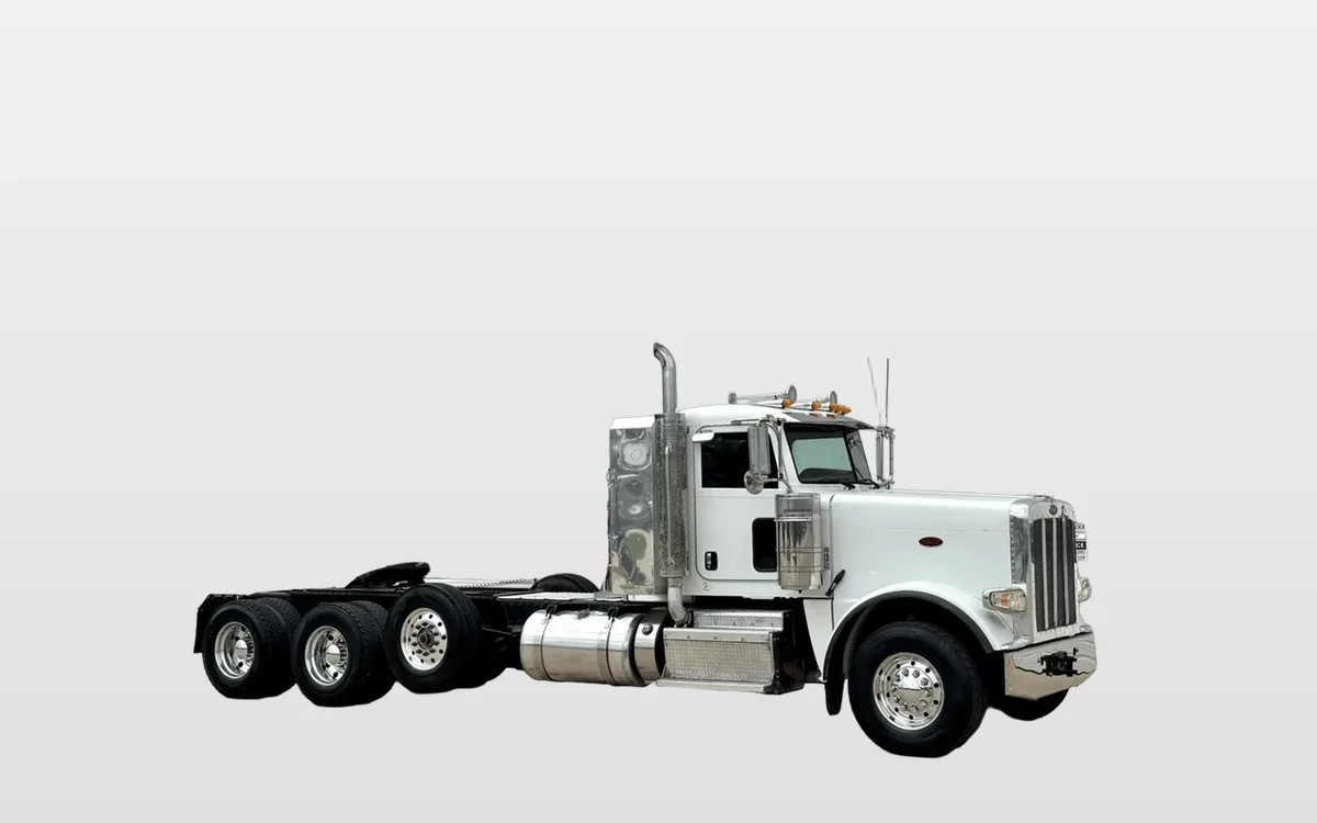 2013 Peterbilt - image 1
