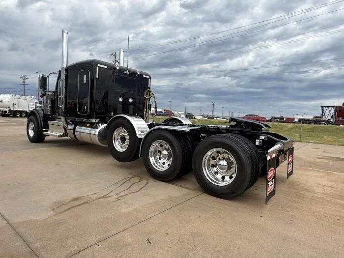 2027 Peterbilt 589 — photo 25