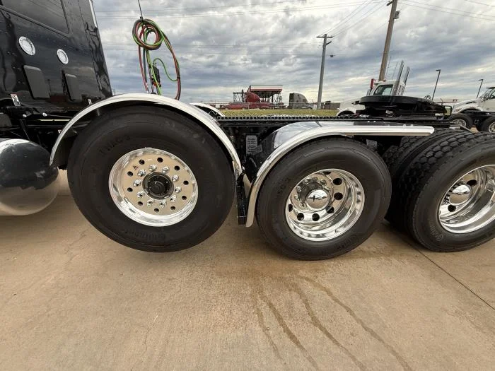 2027 Peterbilt 589 — photo 41