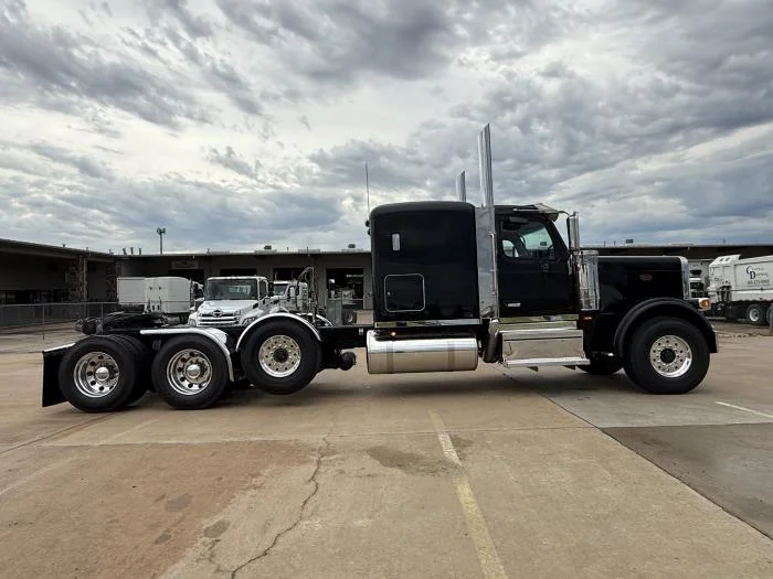 2027 Peterbilt 589 — photo 14