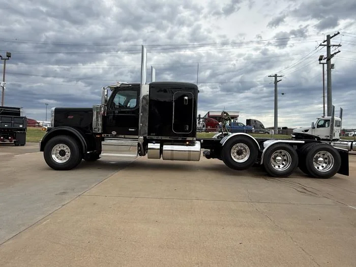 2027 Peterbilt 589 — photo 30