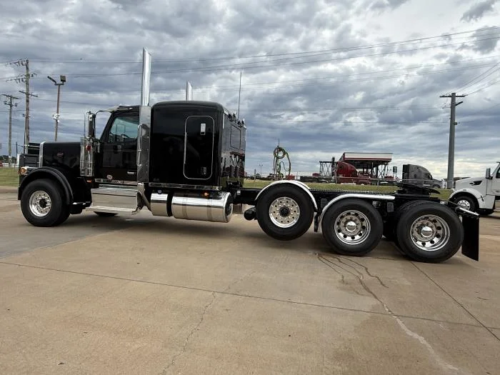 2027 Peterbilt 589 — photo 29