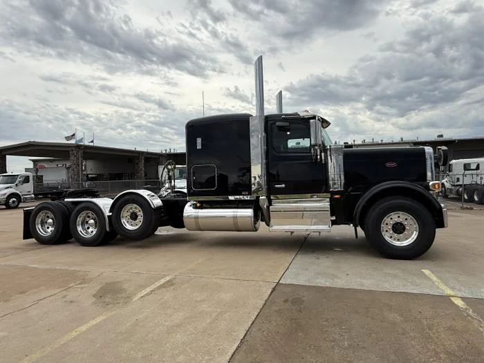 2027 Peterbilt 589 — photo 12