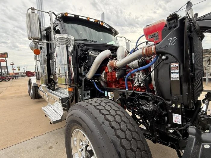 2027 Peterbilt 589 — photo 37