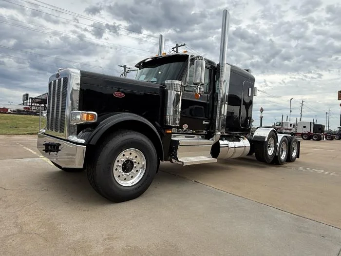 2027 Peterbilt 589 — photo 36