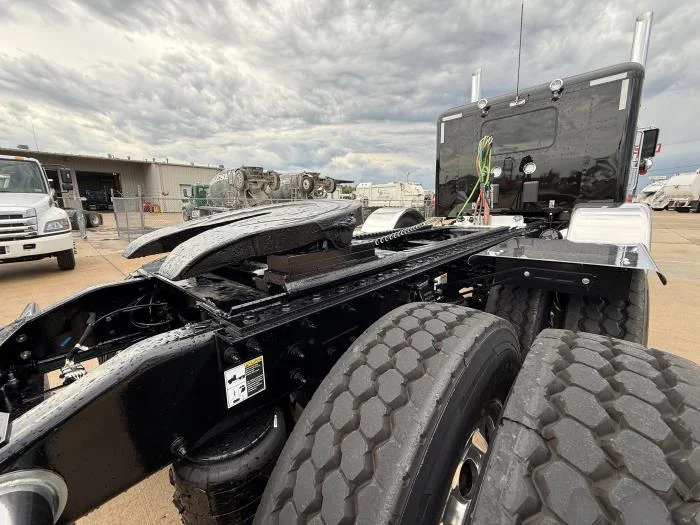 2027 Peterbilt 589 — photo 44