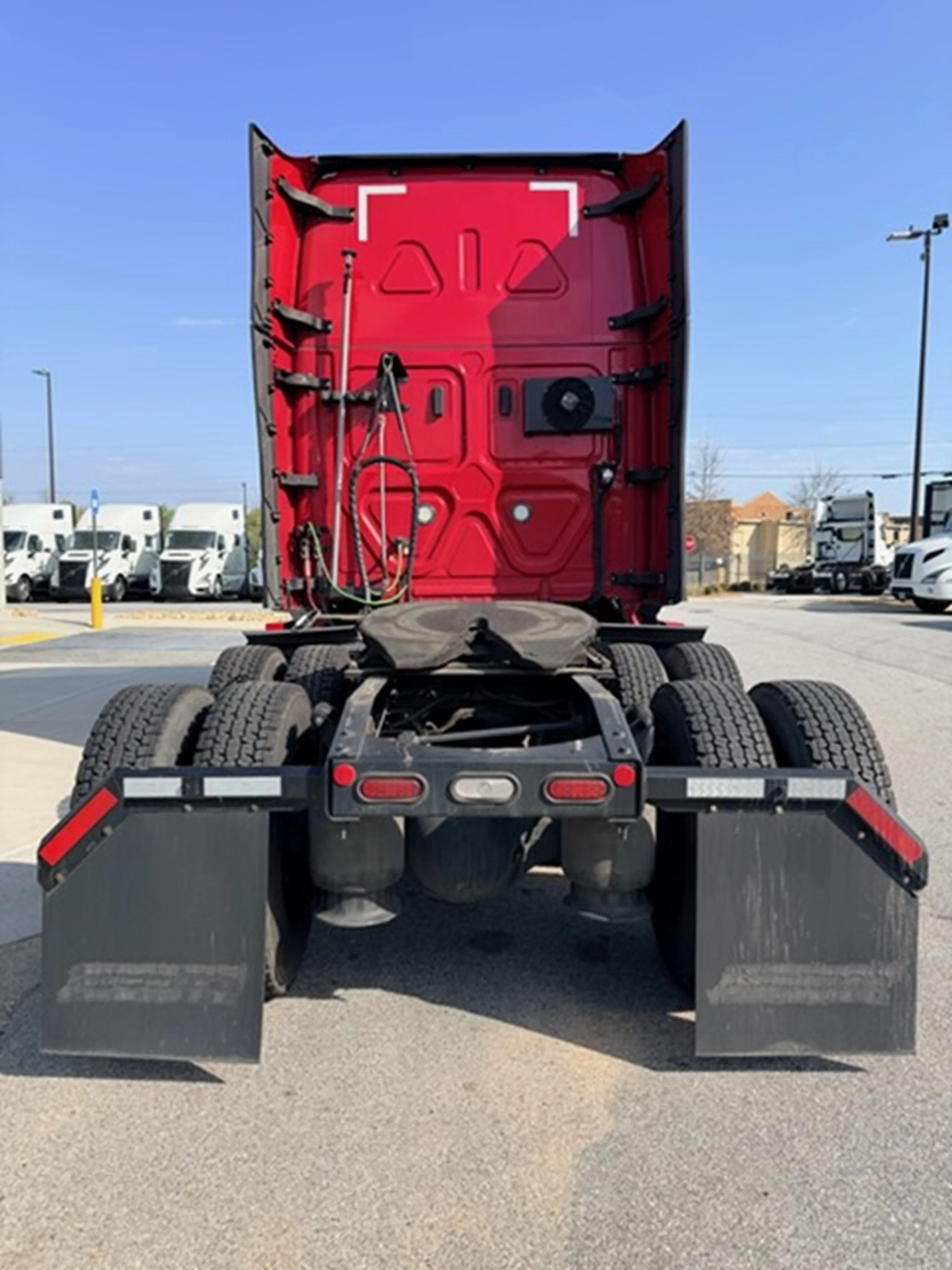 2023 Freightliner Cascadia - image 4