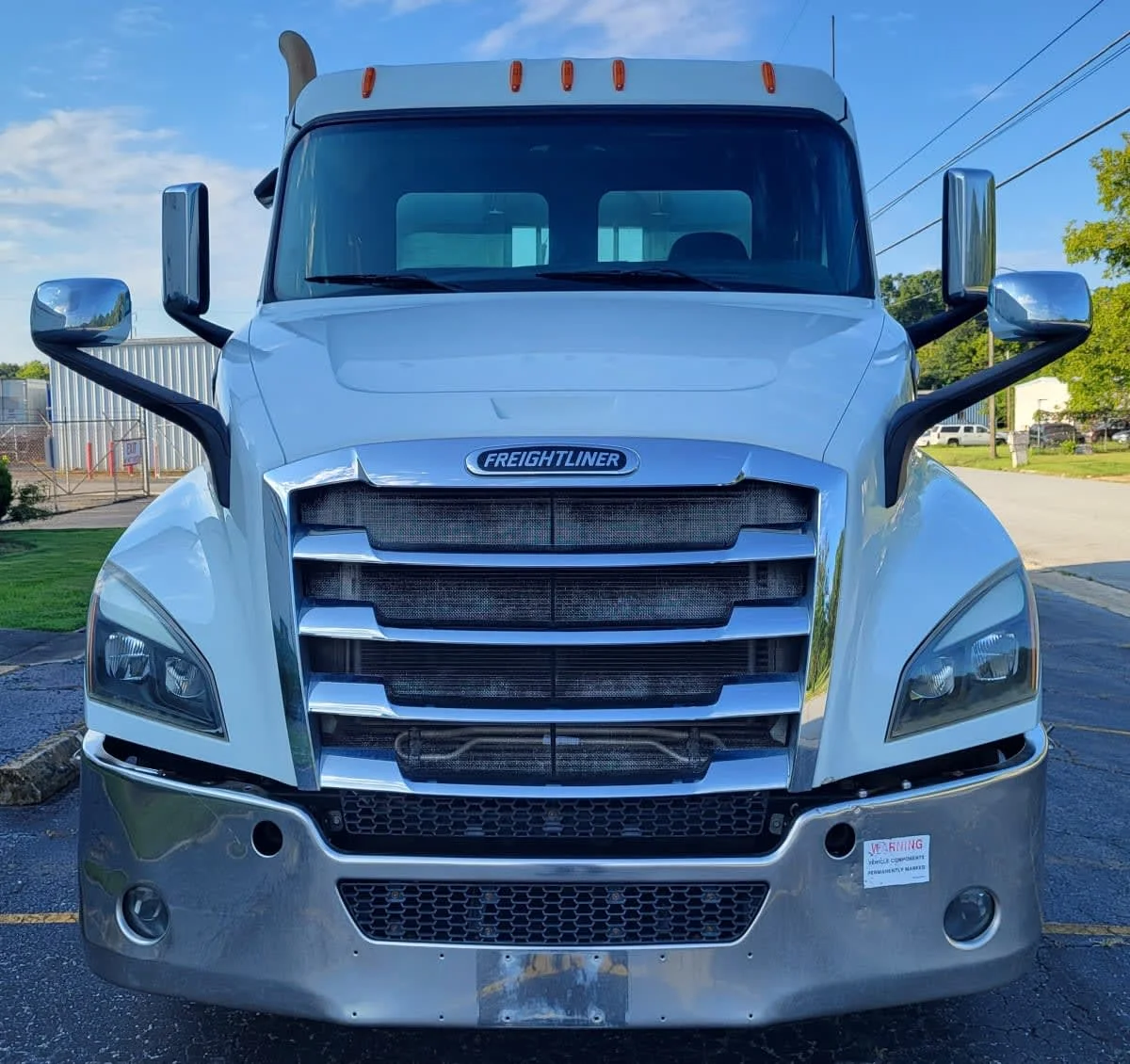 2019 Freightliner Cascadia in Jacksonville, FL — photo 2
