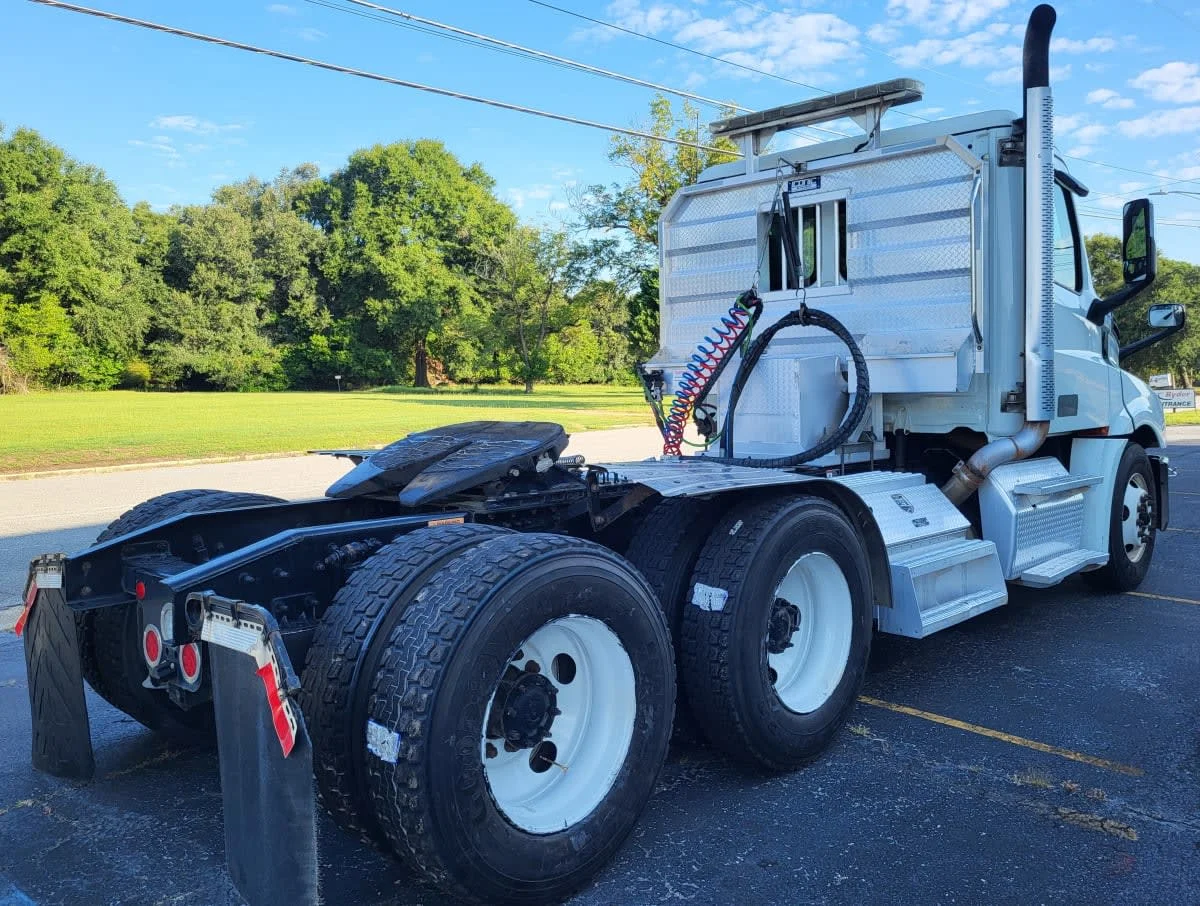 2019 Freightliner Cascadia in Jacksonville, FL — photo 6